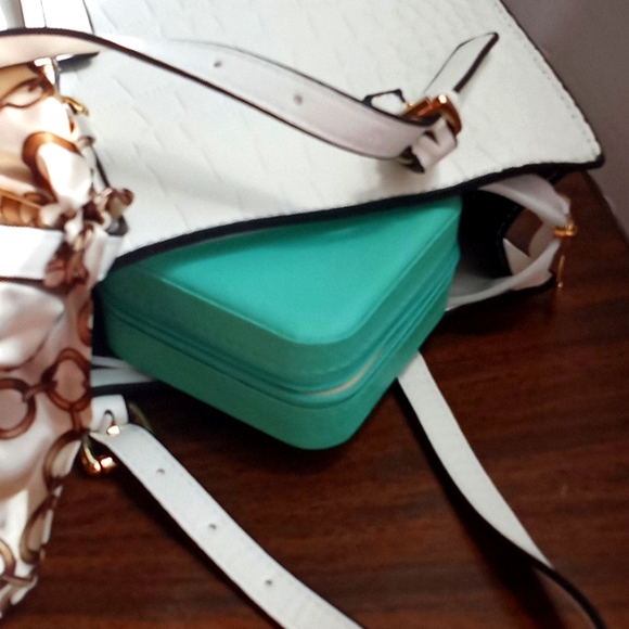 Jewelry Storage Case, Simple Jewelry Box For Travel & Home. - Picture 5 of 6